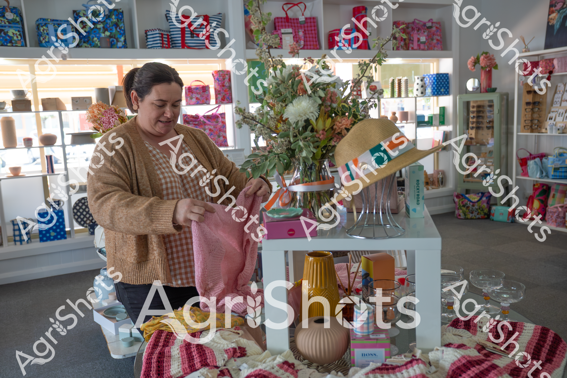 ALMABIN_3834011664_5258585-scaled-watermarked-image-1.png